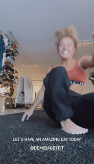 Demi Bagby feet photo thumbnail