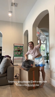 Demi Bagby feet photo thumbnail