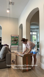 Demi Bagby feet photo thumbnail