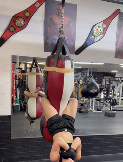 Demi Bagby feet photo thumbnail