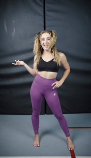 Demi Bagby feet photo thumbnail