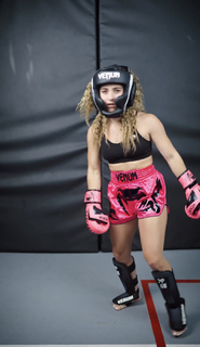 Demi Bagby feet photo thumbnail