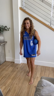 Demi Bagby feet photo thumbnail