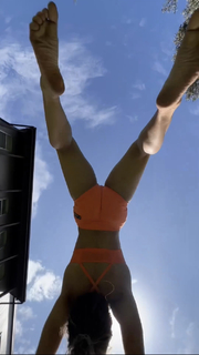 Demi Bagby feet photo thumbnail