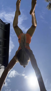 Demi Bagby feet photo thumbnail