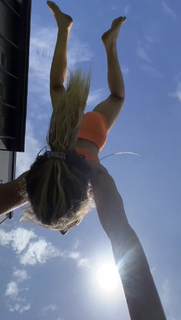 Demi Bagby feet photo thumbnail