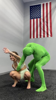 Demi Bagby feet photo thumbnail