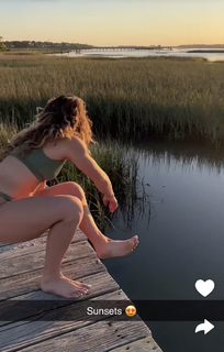 Demi Bagby feet photo thumbnail