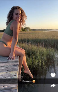 Demi Bagby feet photo thumbnail