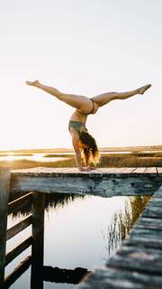 Demi Bagby feet photo thumbnail