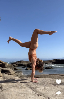 Demi Bagby feet photo thumbnail