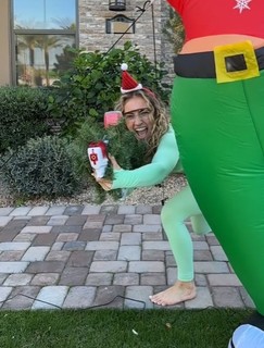 Demi Bagby feet photo thumbnail