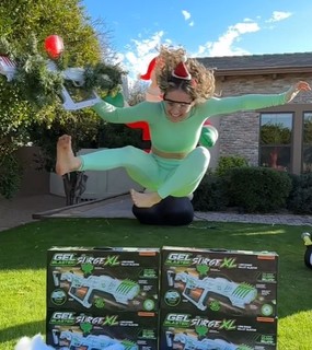 Demi Bagby feet photo thumbnail