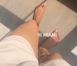 Demi Bagby feet photo thumbnail