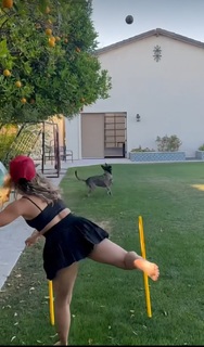 Demi Bagby feet photo thumbnail