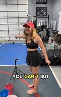 Demi Bagby feet photo thumbnail