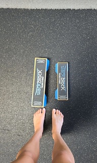 Demi Bagby feet photo thumbnail