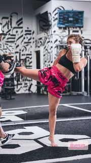 Demi Bagby feet photo thumbnail