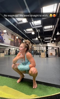 Demi Bagby feet photo thumbnail