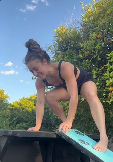 Demi Bagby feet photo thumbnail