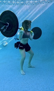 Demi Bagby feet photo thumbnail