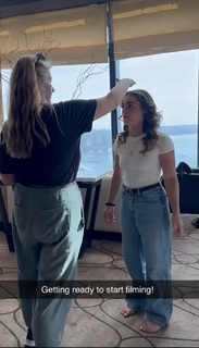 Demi Bagby feet photo thumbnail