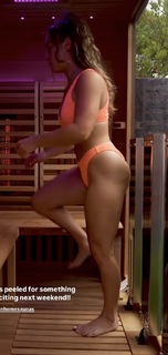 Demi Bagby feet photo thumbnail