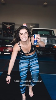 Demi Bagby feet photo thumbnail