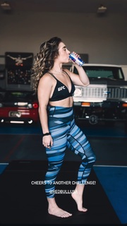 Demi Bagby feet photo thumbnail