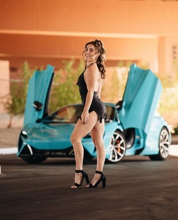 Demi Bagby feet photo thumbnail