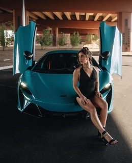 Demi Bagby feet photo thumbnail