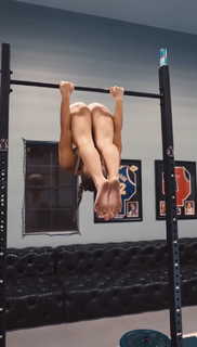 Demi Bagby feet photo thumbnail