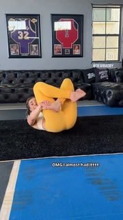 Demi Bagby feet photo thumbnail