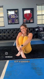 Demi Bagby feet photo thumbnail