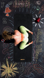 Demi Bagby feet photo thumbnail