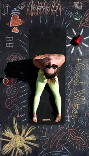 Demi Bagby feet photo thumbnail