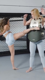 Demi Bagby feet photo thumbnail