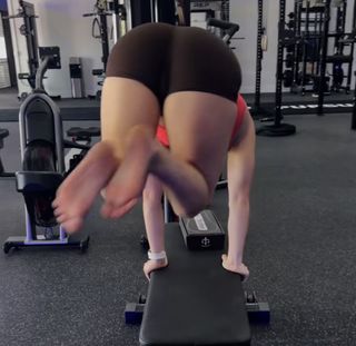 Demi Bagby feet photo thumbnail