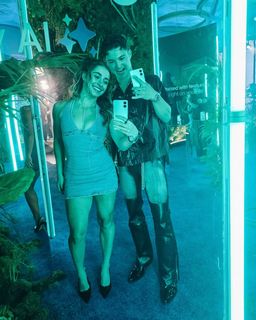 Demi Bagby feet photo thumbnail