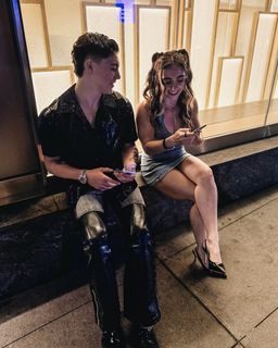 Demi Bagby feet photo thumbnail