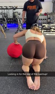 Demi Bagby feet photo thumbnail