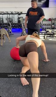 Demi Bagby feet photo thumbnail