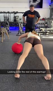 Demi Bagby feet photo thumbnail