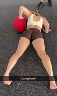 Demi Bagby feet photo thumbnail