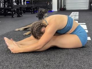 Demi Bagby feet photo thumbnail