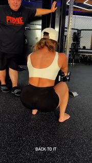 Demi Bagby feet photo thumbnail