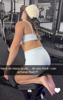 Demi Bagby feet photo thumbnail