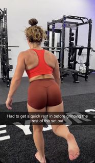 Demi Bagby feet photo thumbnail