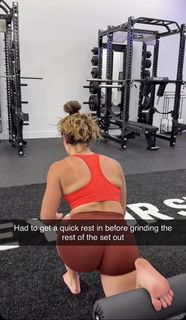 Demi Bagby feet photo thumbnail