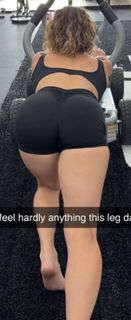 Demi Bagby feet photo thumbnail